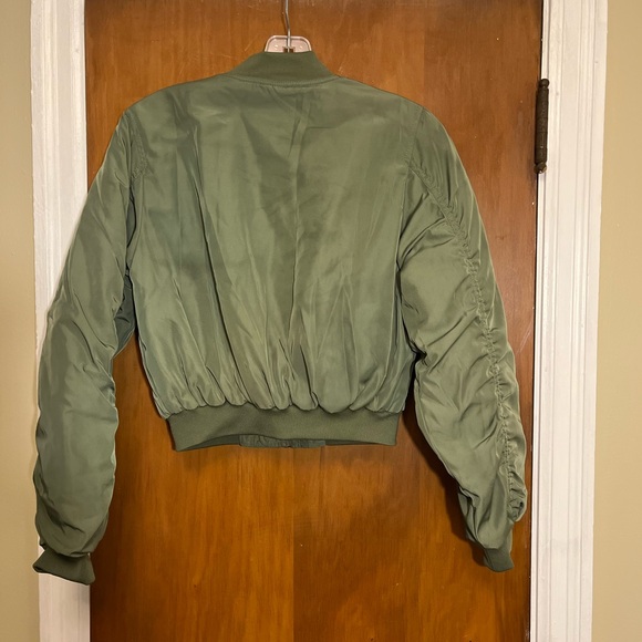 NEW. Wild Fable Cargo Utility Cropped Bomber army green Jacket. XXS - Picture 4 of 5